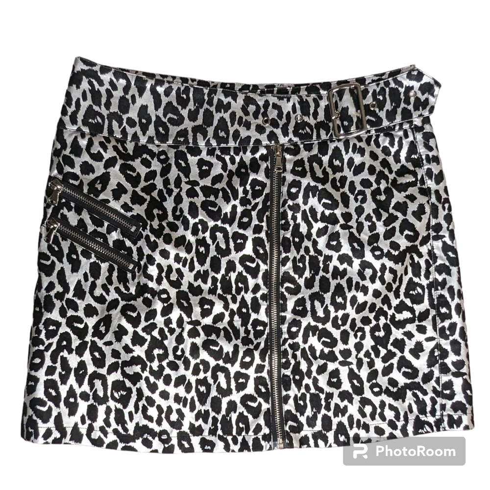 Fashion Nova Feelin Your Vibe Skirt Women's Sz M Black Silver Leopard Print